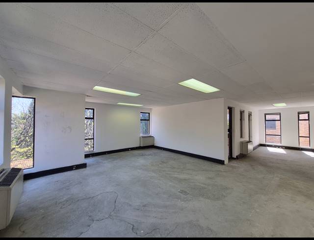 111M² OFFICE TO LET IN KRAMERVILLE